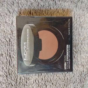 NYX Hydra Touch Powder Foundation